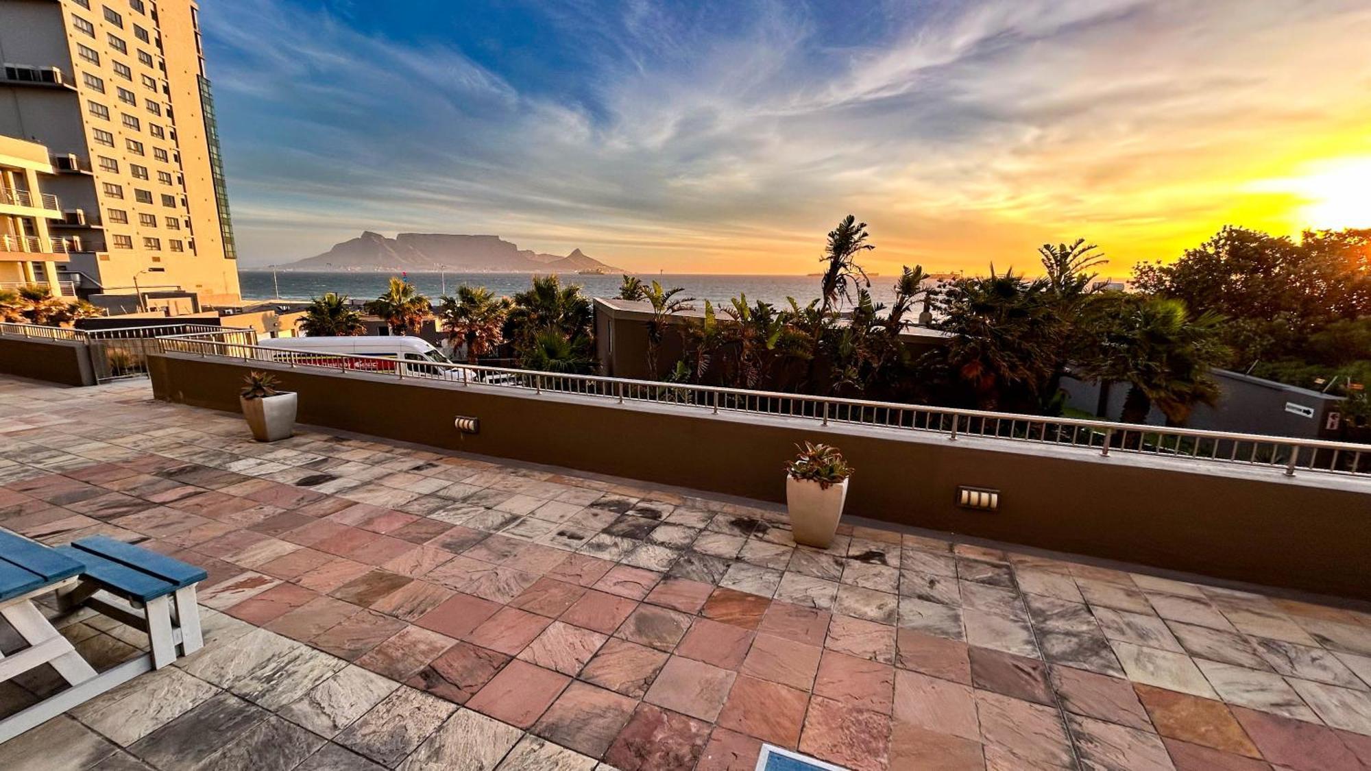Heaven On Earth - Blouberg Beachfront Self-Catering Apartment Bloubergstrand Eksteriør bilde